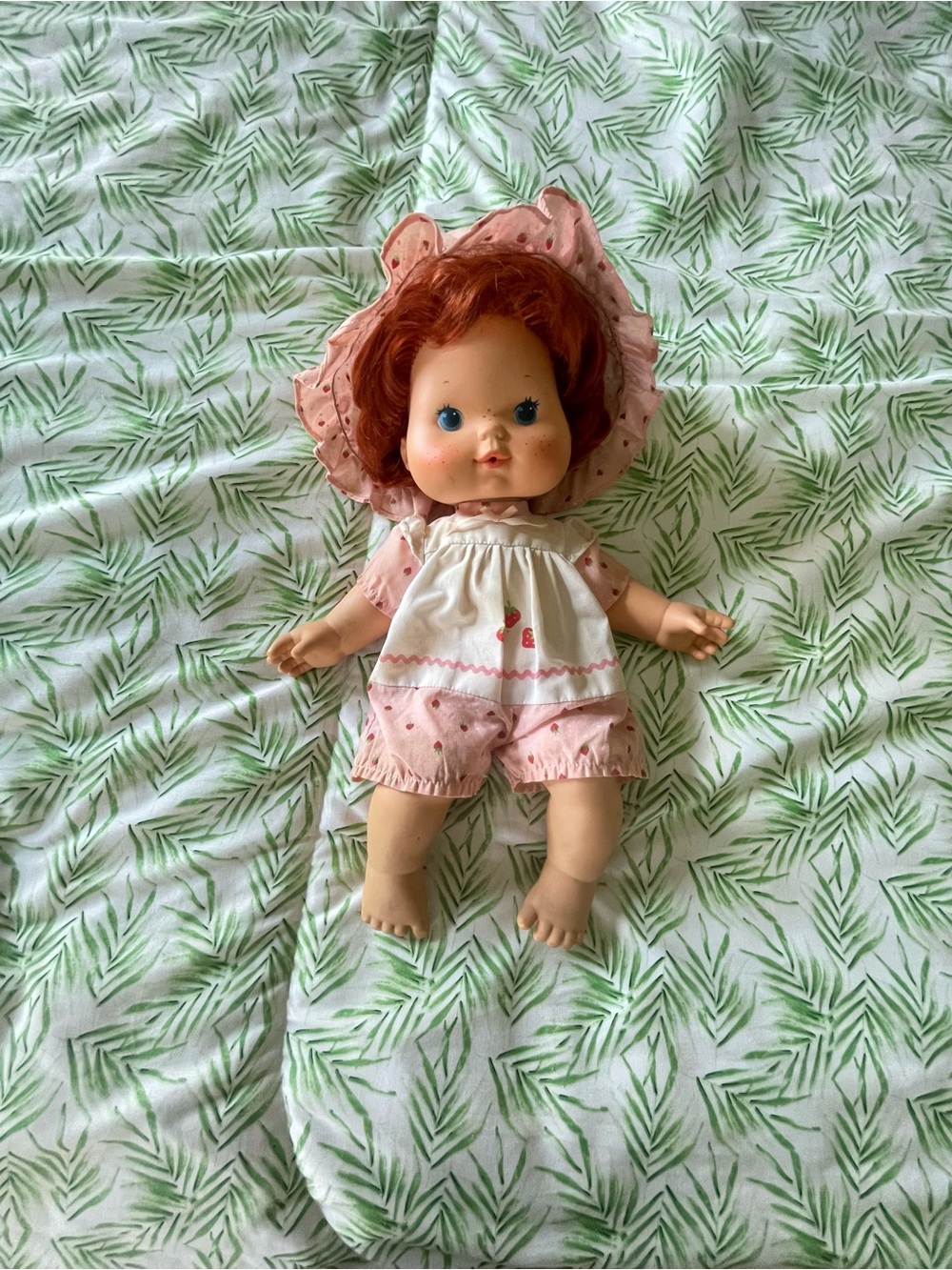 Strawberry shortcake American Greetings Pink Bonnet Baby Doll with Red Hair